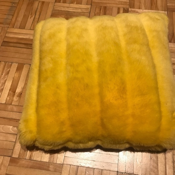 Home decor faux fur pillows nwot​​​​​​​​ - Picture 2 of 6